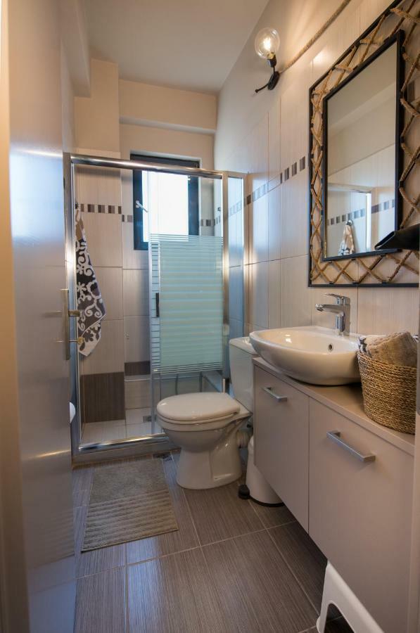 Marios Home, A Cozy And Spacious Apartment Near Downtown เปรเวซา ภายนอก รูปภาพ